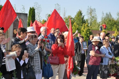 Торжественный митинг Партии коммунистов в День Освобождения Молдовы от немецко-фашистских и румынских оккупантов (ФОТО, часть I)