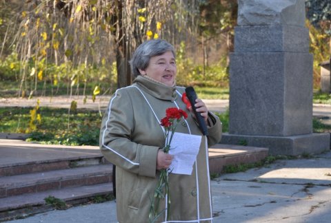 Lumina de nestins a lui Octombrie