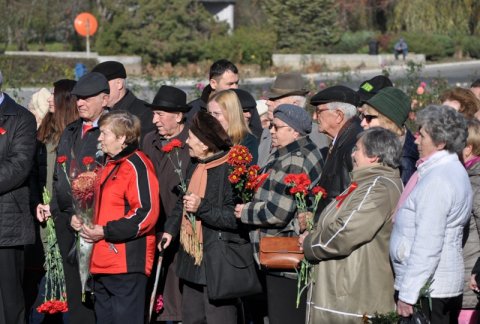 Lumina de nestins a lui Octombrie