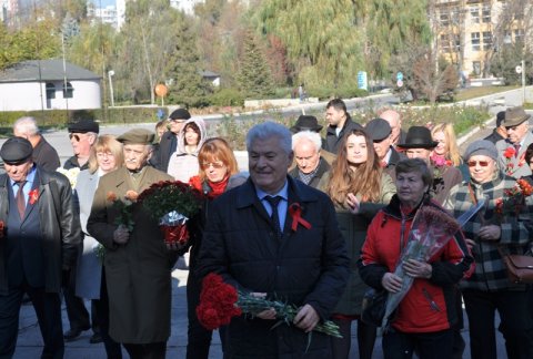 Lumina de nestins a lui Octombrie
