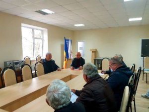 Страна живет без хозяина