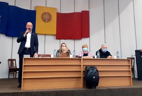 Коммунисты Кишинева отчитались и наметили новые задачи