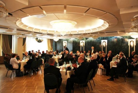 Красные зерна, наполнившие сердце Красные зерна, наполнившие сердце