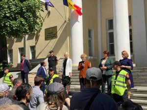 Протесты нарастают
