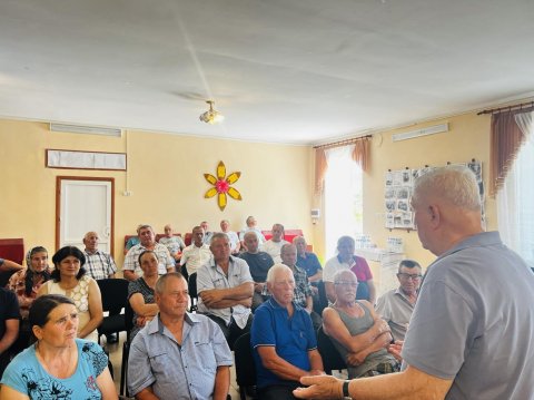 Нас здесь давно знают!