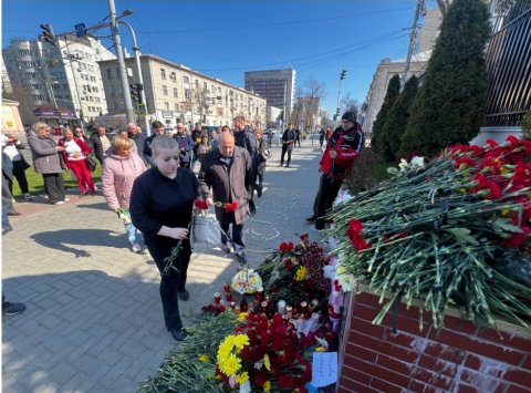 ГОРЬКО И ТЯЖЕЛО