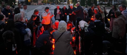ТРАДИЦИОННАЯ АКЦИЯ «СВЕЧИ ПАМЯТИ» ВЕЧЕРОМ 8 МАЯ 2026-ГО ГОДА НА МЕМОРИАЛЕ «ВЕЧНОСТЬ» БЫЛИ ЗАЖЖЕНЫ 1418 ПАМЯТНЫХ СВЕЧЕЙ ПО ЧИСЛУ ДНЕЙ ВЕЛИКОЙ ОТЕЧЕСТВЕННОЙ ВОЙНЫ.