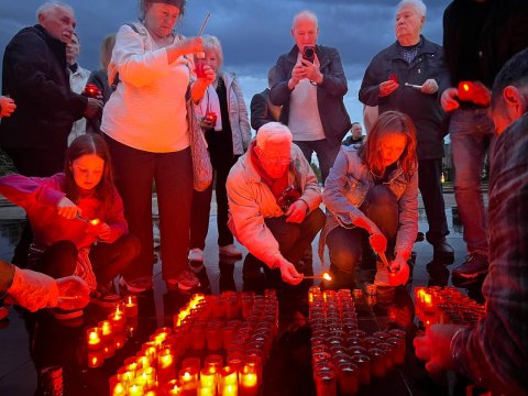 ТРАДИЦИОННАЯ АКЦИЯ «СВЕЧИ ПАМЯТИ» ВЕЧЕРОМ 8 МАЯ 2026-ГО ГОДА НА МЕМОРИАЛЕ «ВЕЧНОСТЬ» БЫЛИ ЗАЖЖЕНЫ 1418 ПАМЯТНЫХ СВЕЧЕЙ ПО ЧИСЛУ ДНЕЙ ВЕЛИКОЙ ОТЕЧЕСТВЕННОЙ ВОЙНЫ.