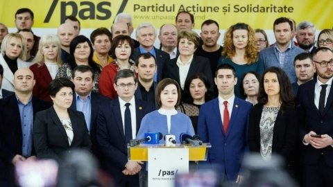 "Цена вашей амбициозной дурости зашкалила за все границы": Экс-премьер Молдовы обратился к ПАС с требованием работать сообща со всеми политическими силами